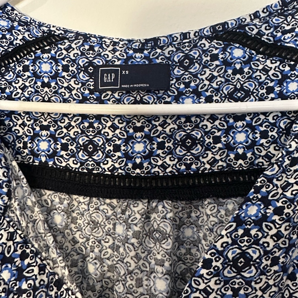 GAP Long Sleeve Dress in Blue and White Floral - Picture 3 of 3